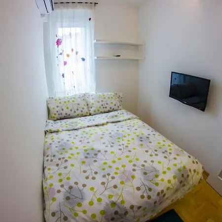 Stefani アパート *