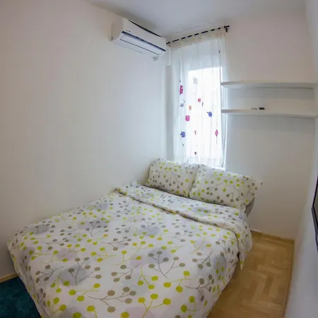 Stefani アパート